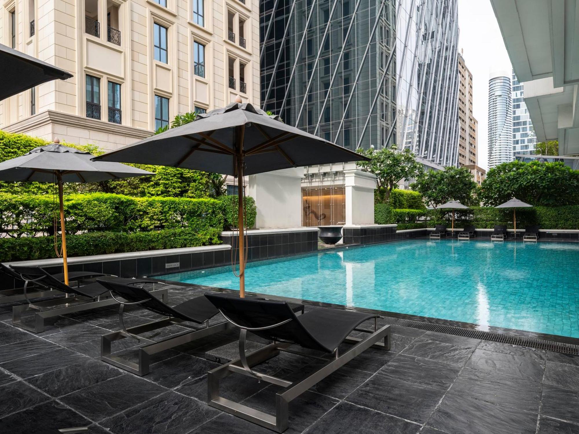 Hotel Grande Centre Point Ploenchit Bangkok Exteriér fotografie The swimming pool at The Park, Bangkok