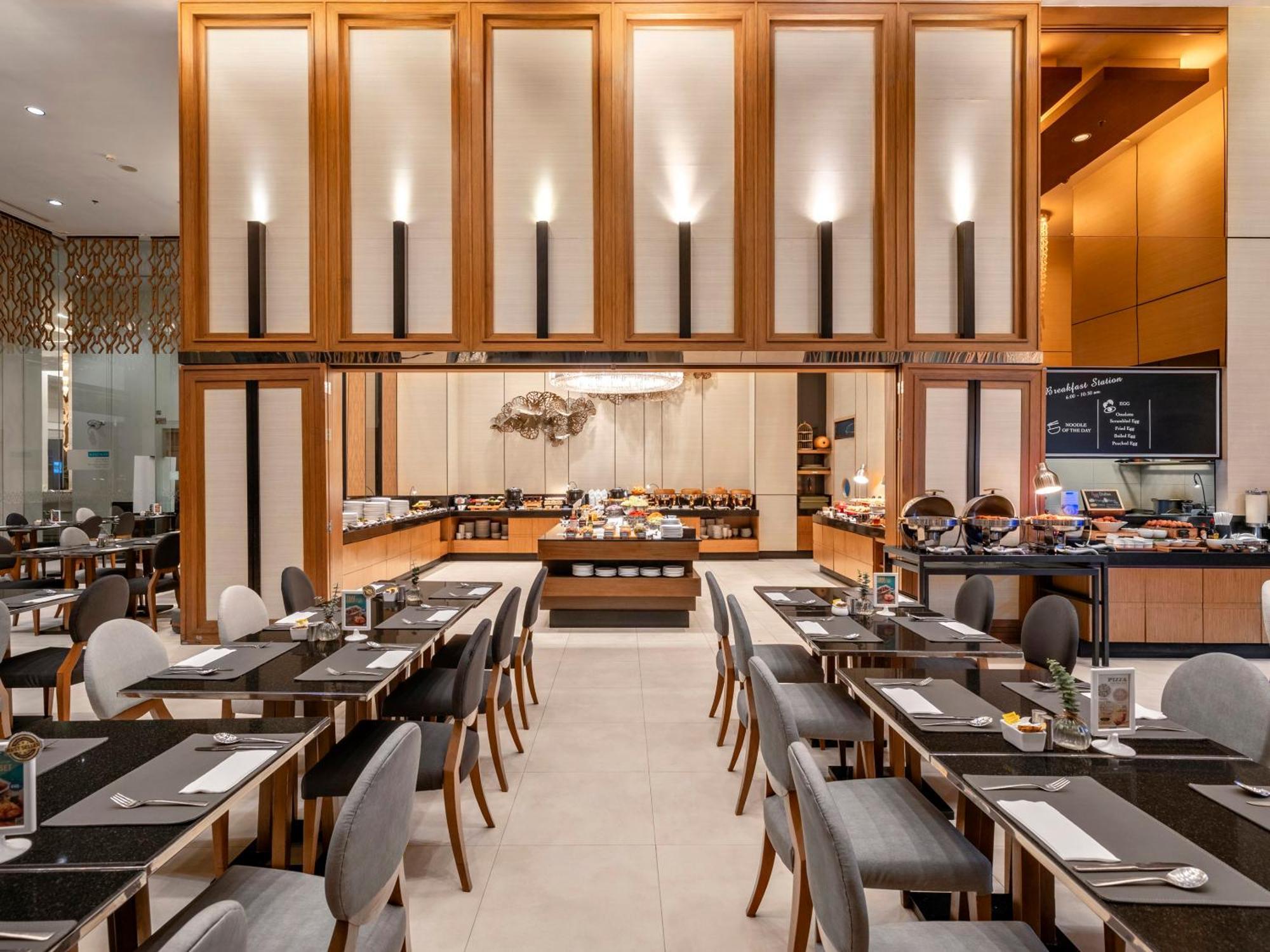 Hotel Grande Centre Point Ploenchit Bangkok Exteriér fotografie The restaurant